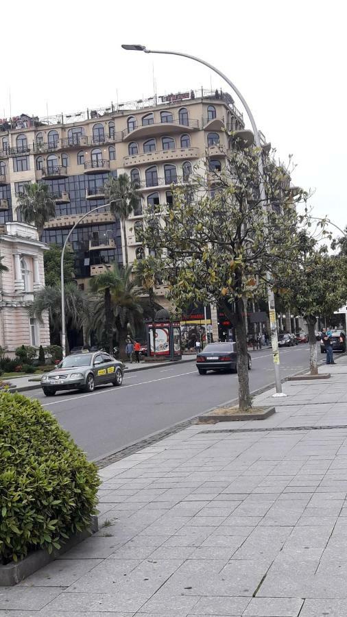 Apartament In The Centre Batumi Exterior photo
